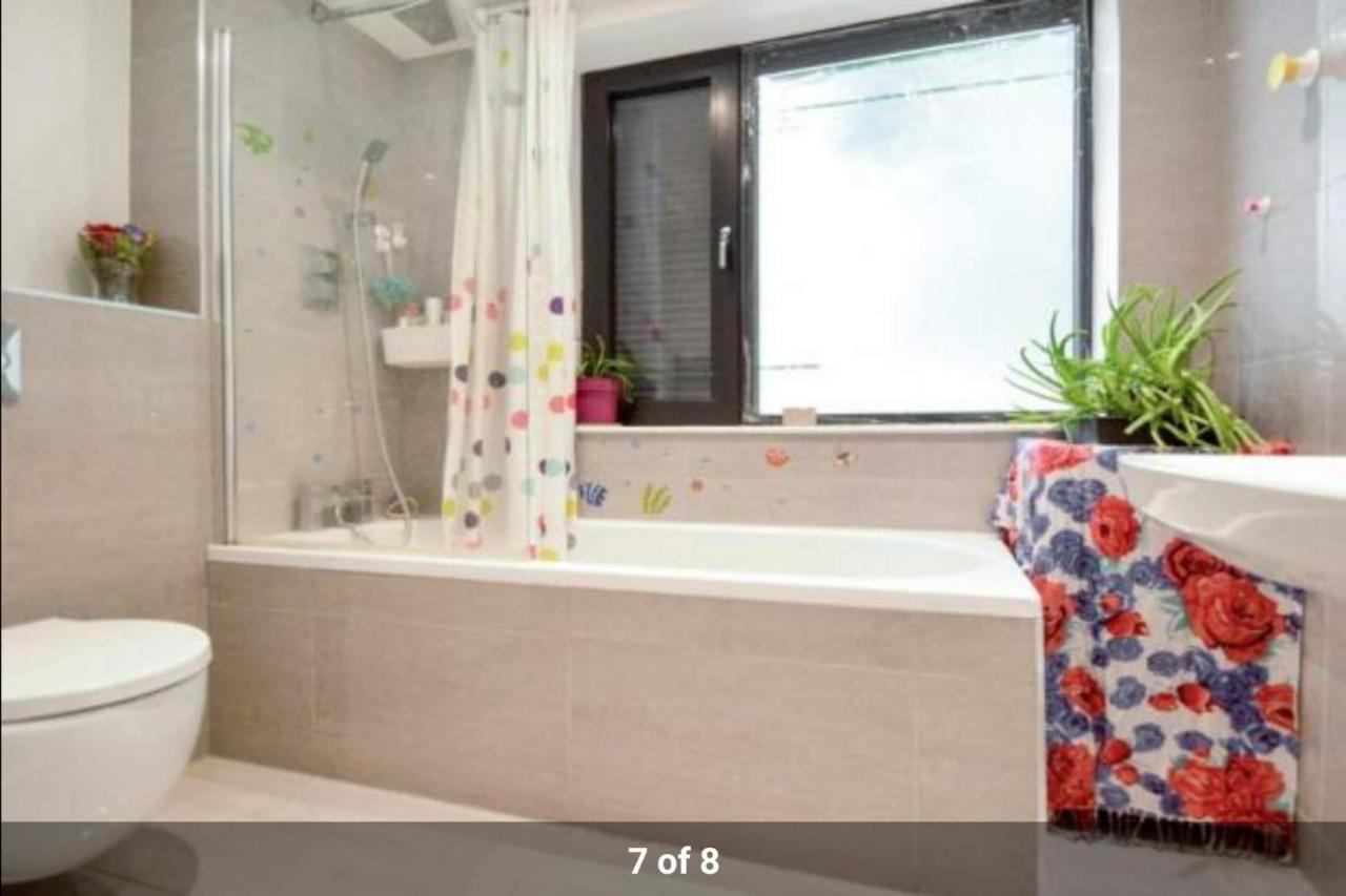 London Holiday Home Newly Refurbished - Entire 4 Bedroom Private House With Kitchen, Living Room & Private Garden - 1 Cape House London, Within 30 Mins From Central London, London Bridge & Canary Wharf 外观 照片