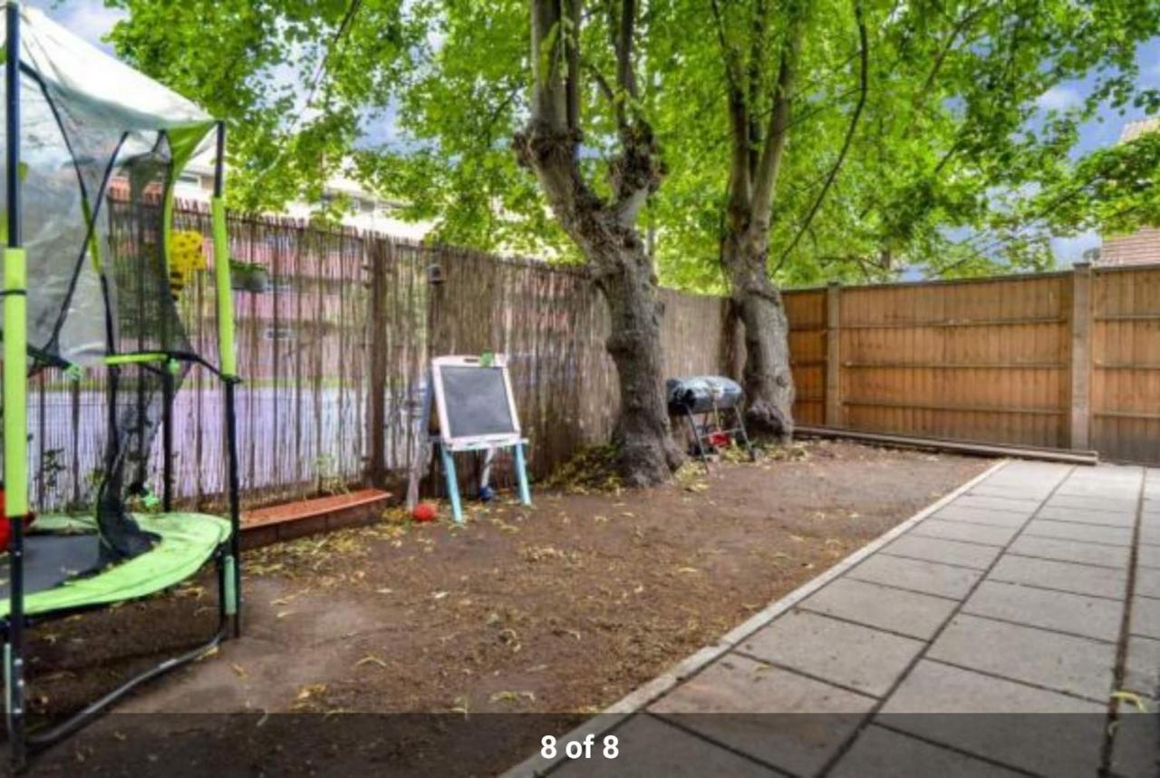London Holiday Home Newly Refurbished - Entire 4 Bedroom Private House With Kitchen, Living Room & Private Garden - 1 Cape House London, Within 30 Mins From Central London, London Bridge & Canary Wharf 外观 照片