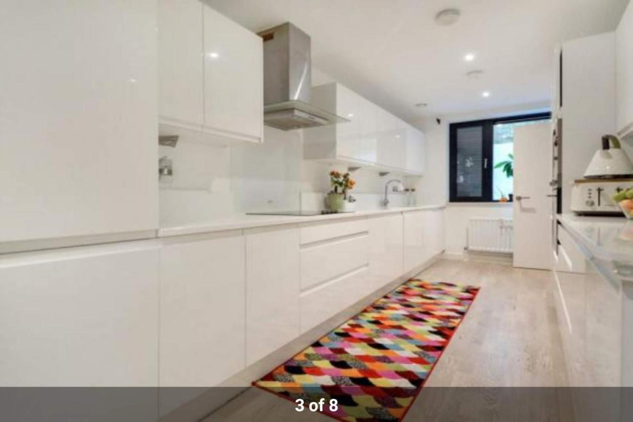 London Holiday Home Newly Refurbished - Entire 4 Bedroom Private House With Kitchen, Living Room & Private Garden - 1 Cape House London, Within 30 Mins From Central London, London Bridge & Canary Wharf 外观 照片