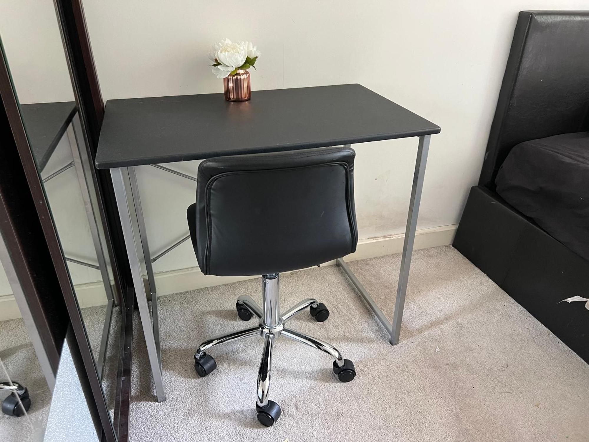 London Holiday Home Newly Refurbished - Entire 4 Bedroom Private House With Kitchen, Living Room & Private Garden - 1 Cape House London, Within 30 Mins From Central London, London Bridge & Canary Wharf 外观 照片